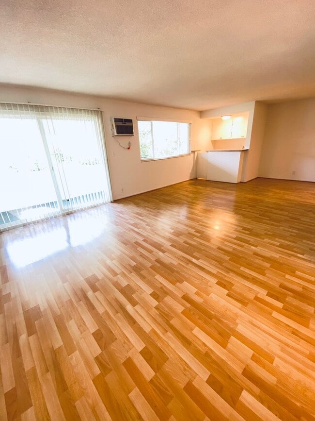 Photo - 1641 Veteran Ave