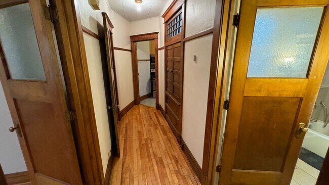 Photo - Belmont Apartments 611 Gertrud, 402 S 6th,... Unit 2