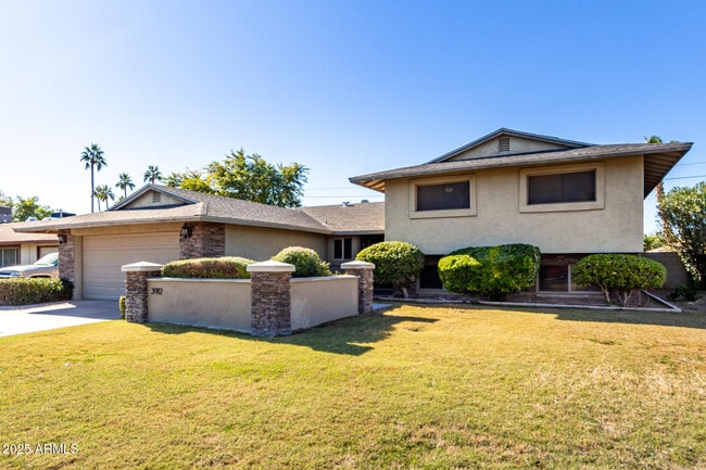 Photo - 3912 S Elm St