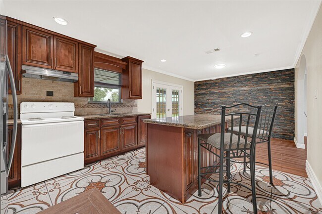 Photo - 1407 Avenue I