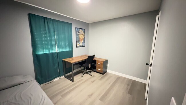 Photo - 3-bedroom 2-bathroom house!  HOUSING ACCEPTED! MANY ITEMS INCLUDED!