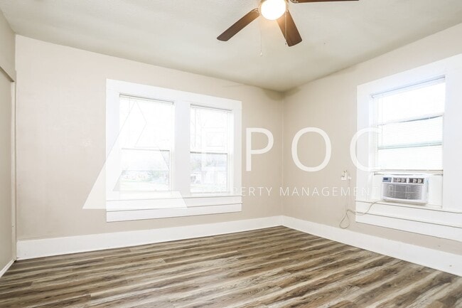 Photo - 1925 Proctor Ave