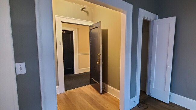 1-Bedroom Entrance - Empire Apartments