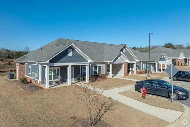 Edificio principal - The Cottages at Baynes Creek - 55+ Community