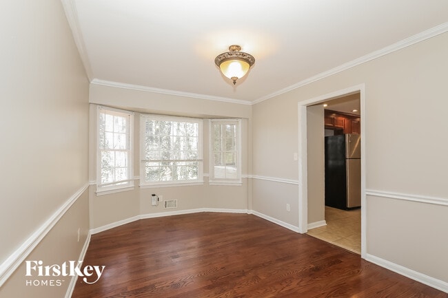 Photo - 3843 Holland Dr