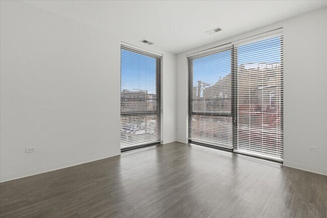 Photo - 830 N Milwaukee Ave Unit 312