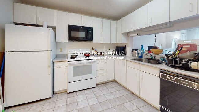 Photo - 175 Beacon St Unidad 406