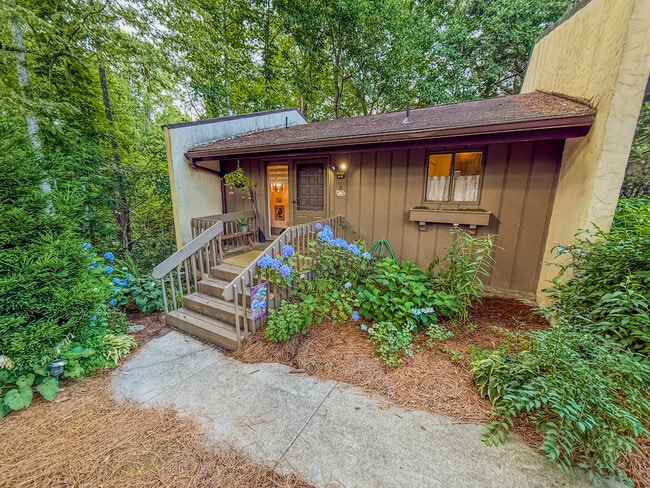 Building Photo - 37 Dogwood Knob Unit 6A Rental