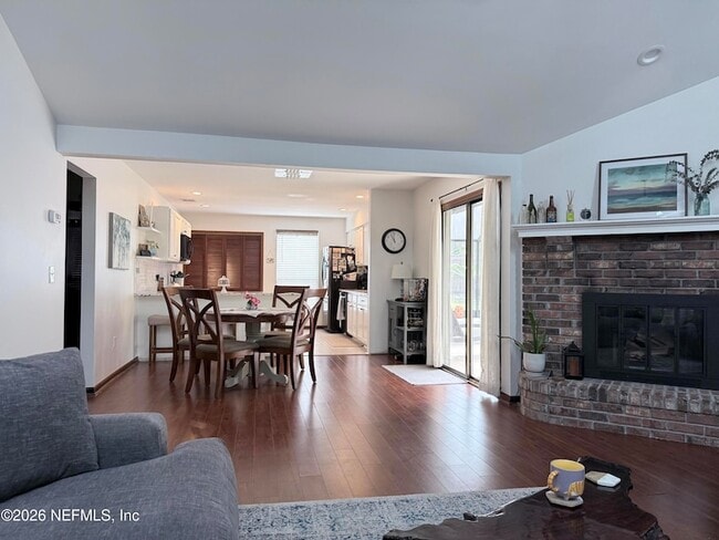1671 E Holly Oaks Lake Rd
