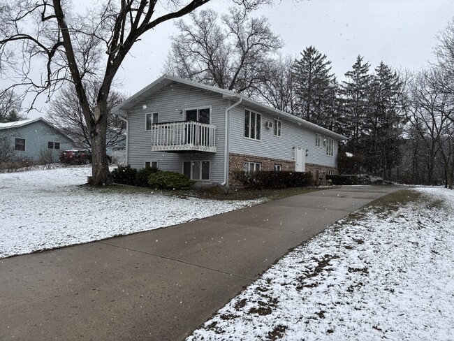 Building Photo - 618 Louisa St Unit #3 Rental