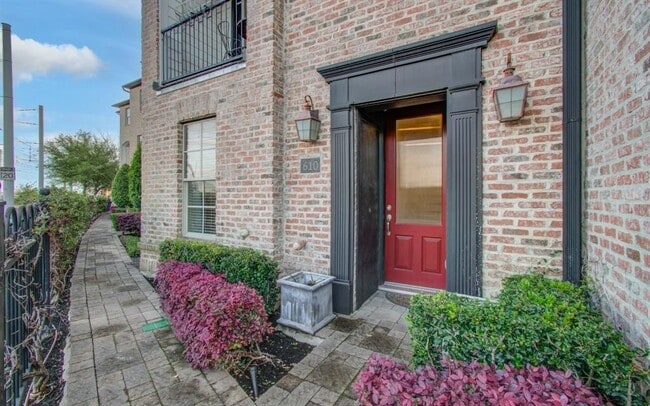 Photo - 610 Delano St