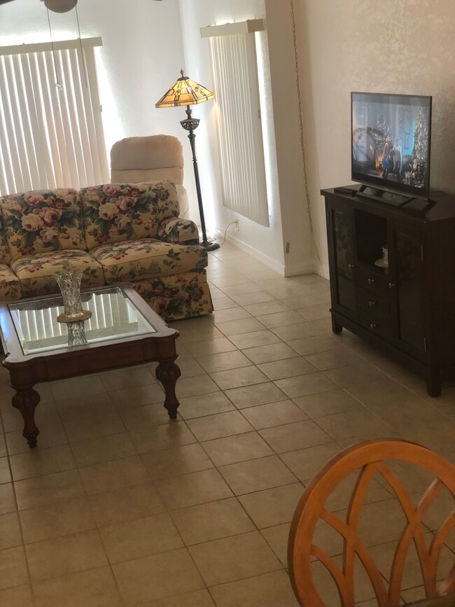 Photo - 2264 Winkler Ave Unidad 208