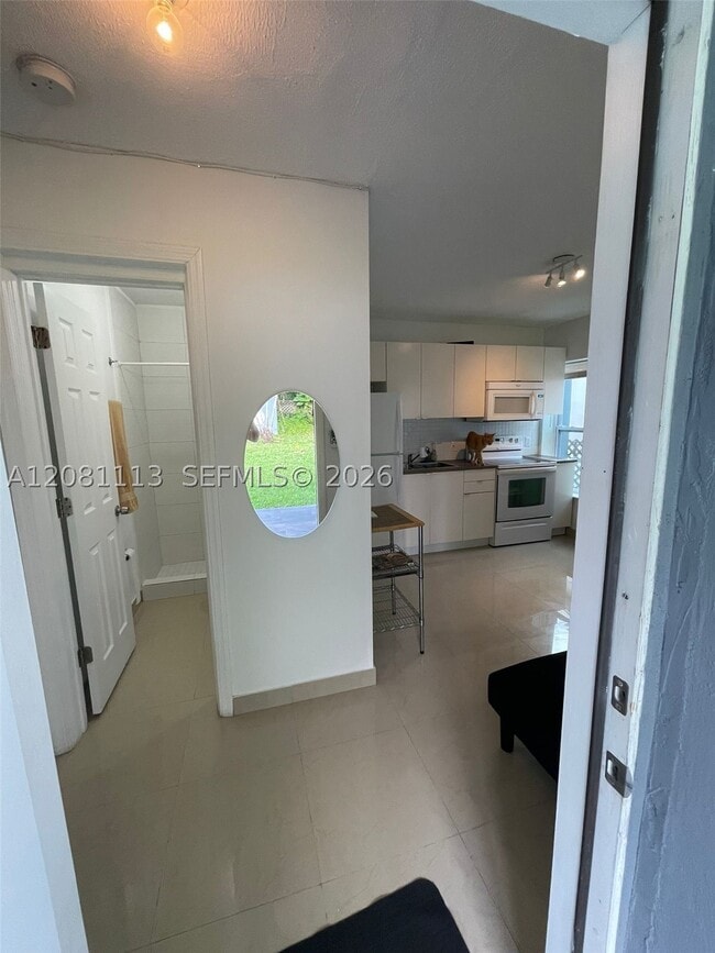 Photo - 2463 NE 183rd St Unit 2