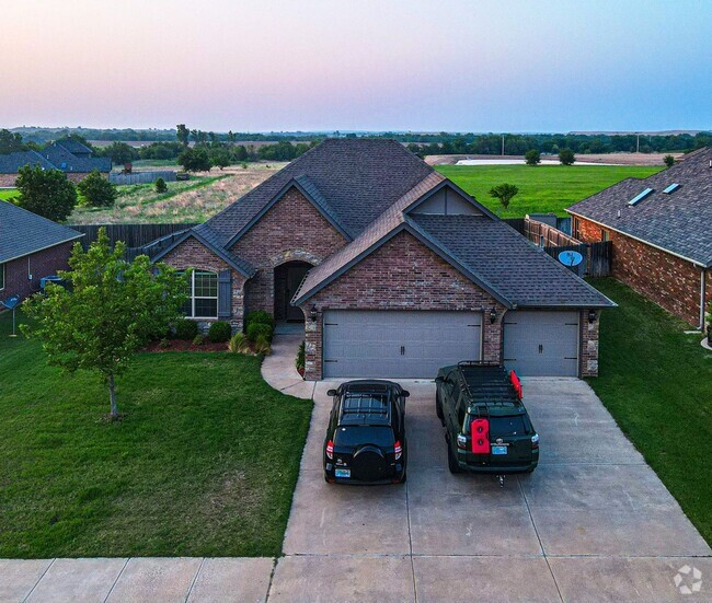 Building Photo - Beautiful Eastlake Home, easy access to Ft...