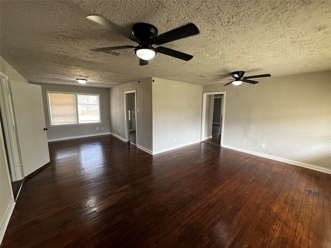 Photo - 5815 Southseas St