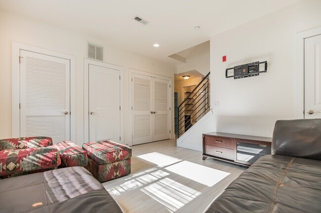 Photo - 916 N 19th St Unit 1