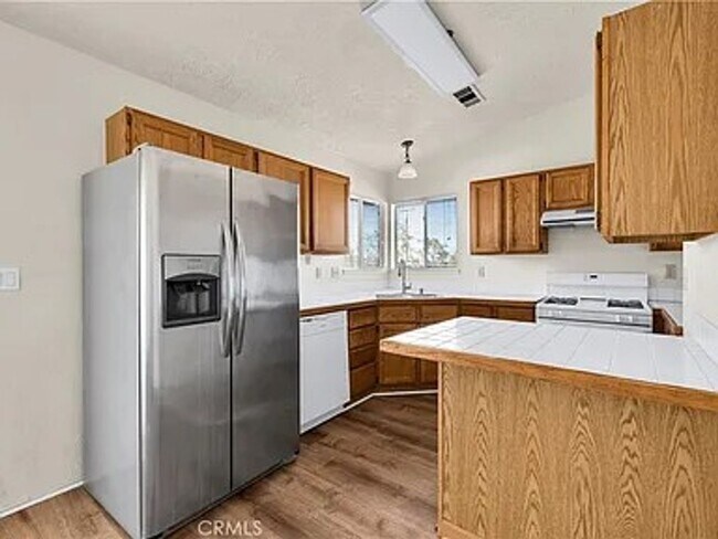 Photo - New Flooring & Ready for Move-in!