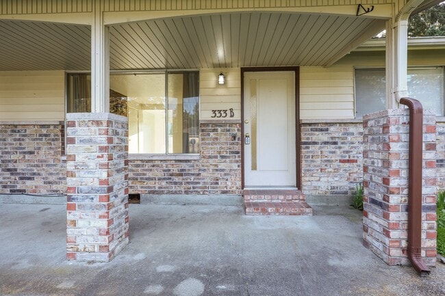 Photo - MOVE IN READY NOW! 3 bedrooms, 1.5 baths 1 car garage. Easy JBLM commute! North Thurston School D...