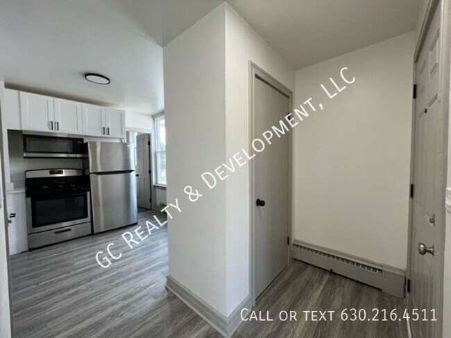 Photo - 123 N West St Unit 1R
