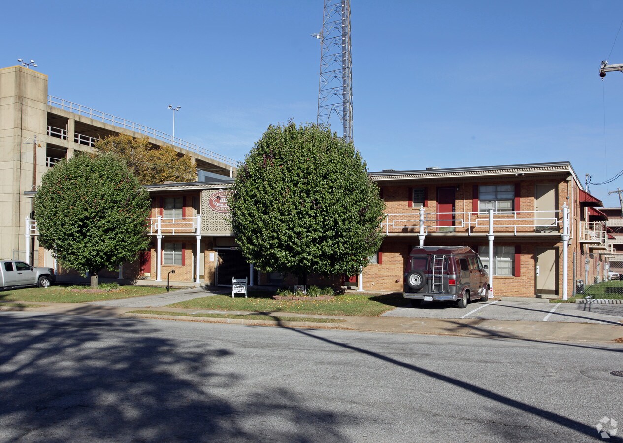 Faulkner Court Apartments - Faulkner Court Apartments