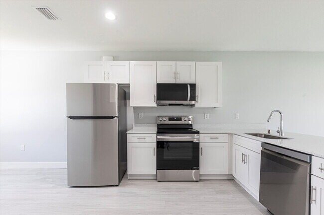 Photo - BRAND NEW Construction, 3 bed / 2 bath Ren...