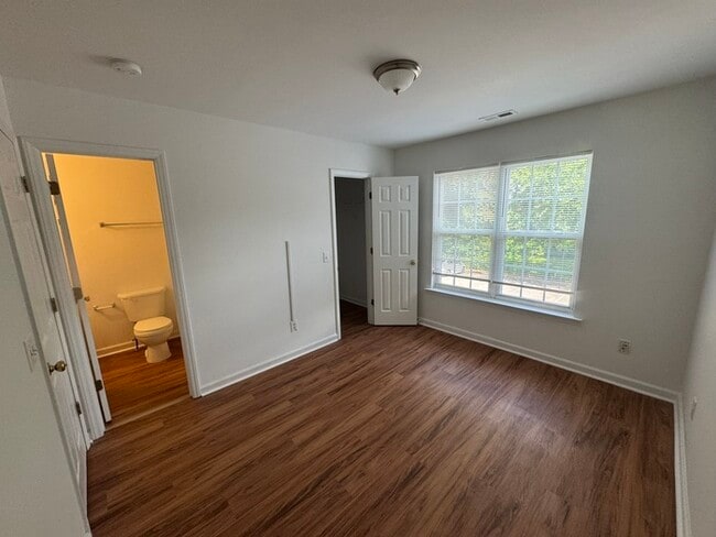 Photo - AVAILABLE NOW! 3 Bed 3 Story Town Home!