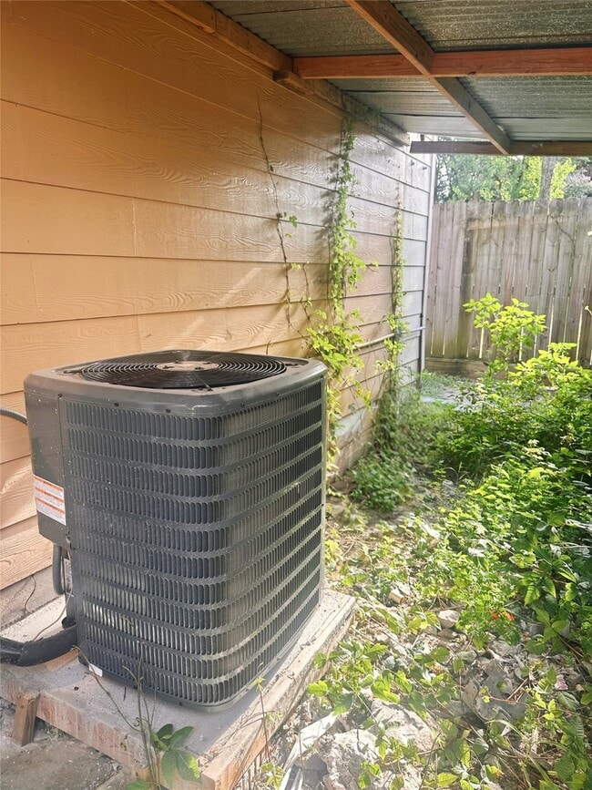 Building Photo - 11130 Hanning Ln