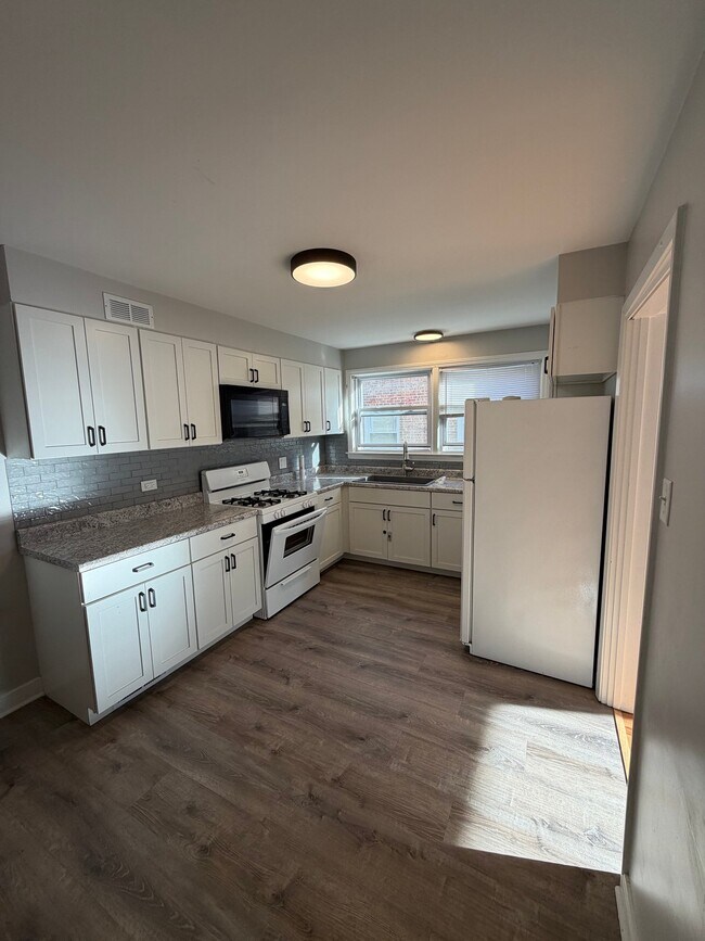 9133 La Crosse Ave Unit 1S