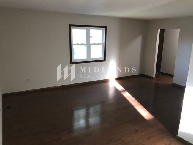 Photo - Aksarben Duplex