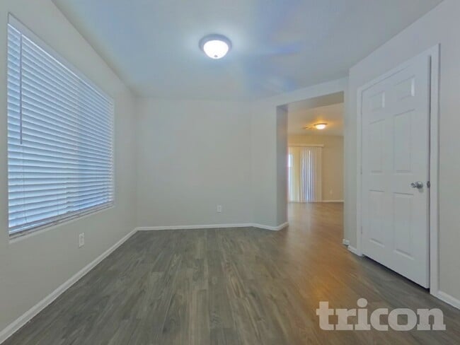 Photo - 23634 W Tamarisk Ave