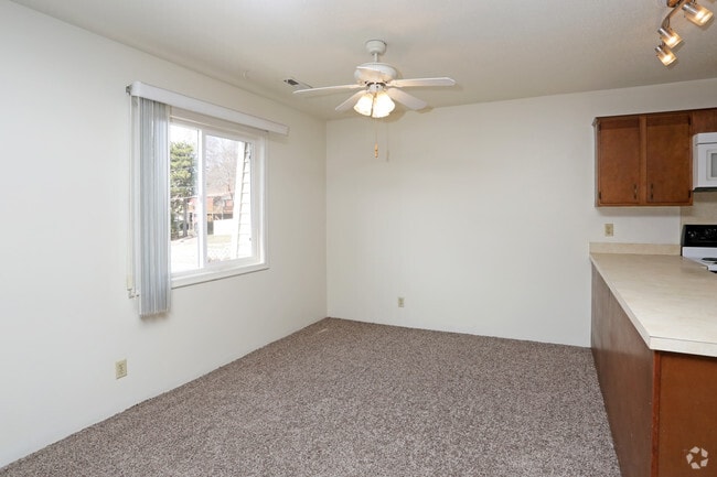 3HAB, 2BA - 1,350 ft² - Comedor