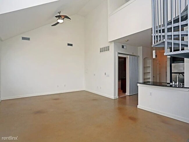 Photo - "Chic 1-Bed Oasis in the Heart of Austin's Vibrant South Congress!"