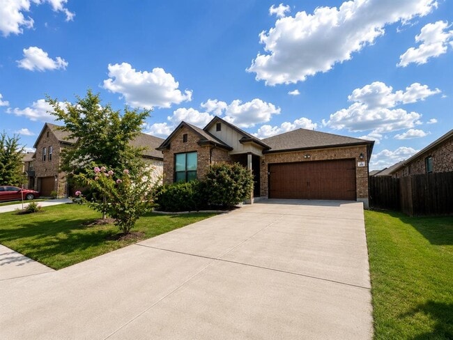 Photo - 405 Kaden Prince Dr