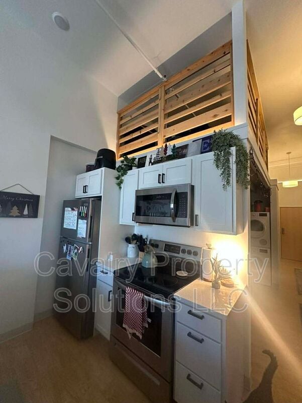 Photo - 1831 W Michigan St