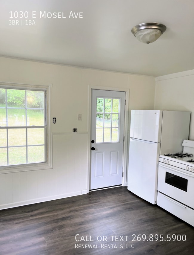 Photo - 1030 E Mosel Ave