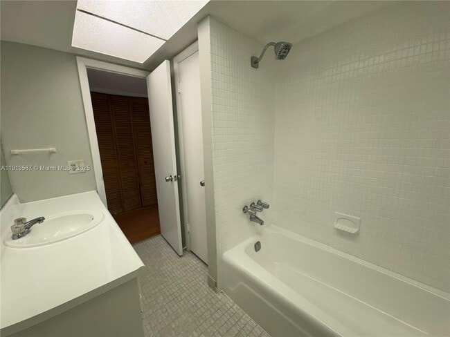 Photo - 5451 SW 37th St