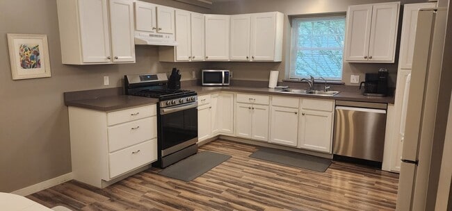 Monthly Furnished Rental, Dog-Friendly, Utilities Included