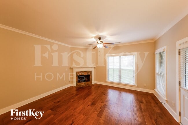Photo - 256 Kingston Cir