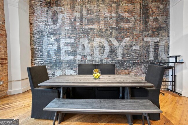 Photo - 87 Peachtree St SW Unidad 504