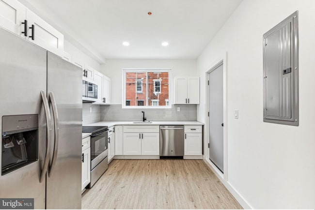 Building Photo - 2224 N Howard St Unit 1