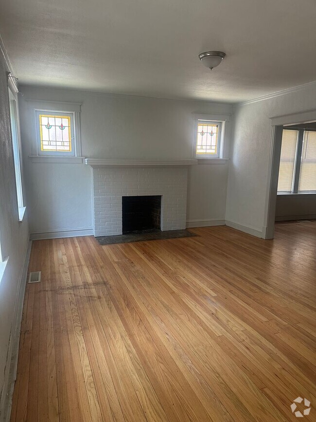 Building Photo - 4965 Chippewa St Unit 1F Rental