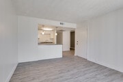 1BR, 1BA - 692SF