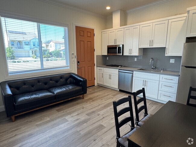 Building Photo - 1725 Heirloom St Rental