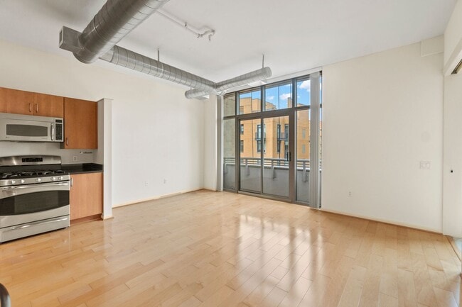 Building Photo - Madrigal Lofts in Mt Vernon Triangle | 2 Bed | 2 Bath | 920 Sf | Balcony | 1 Garage Parking Space Unit 1110