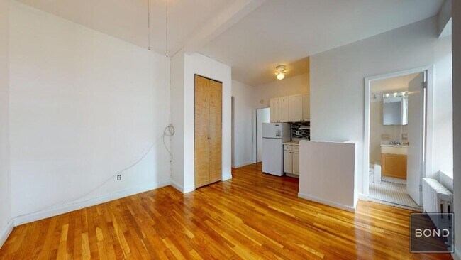 Photo - 324 E 91st St Apartment Unit 32