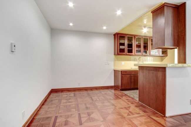 Photo - 807 5th St Unidad 3