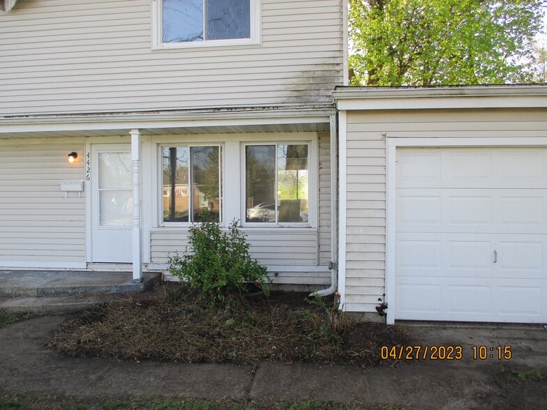 4424 Huron Cir
