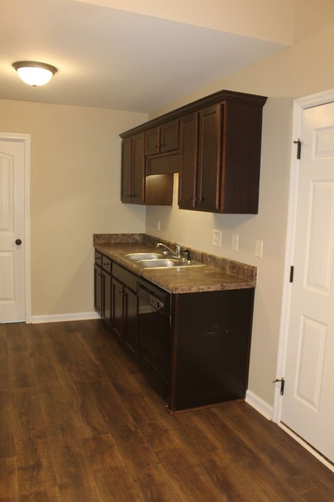 Photo - 3 Bed/2 Bath Home - 10 minutes to SJAFB!