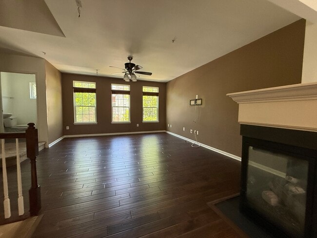 Photo - 951 Hall Station Dr