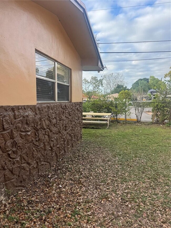 Photo - 2505 NW 13th Ct Unit 2